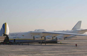 國(guó)際空運(yùn)具體的裝卸過程分為兩種方式